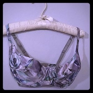 Victoria Secret 34D Bra